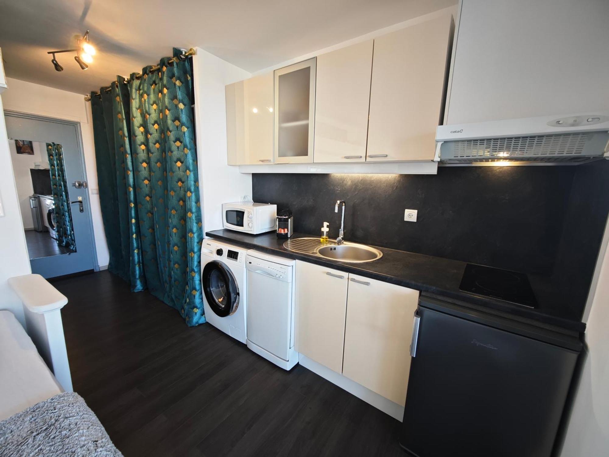 Studio Village Naturiste Resille แอกด์ ภายนอก รูปภาพ